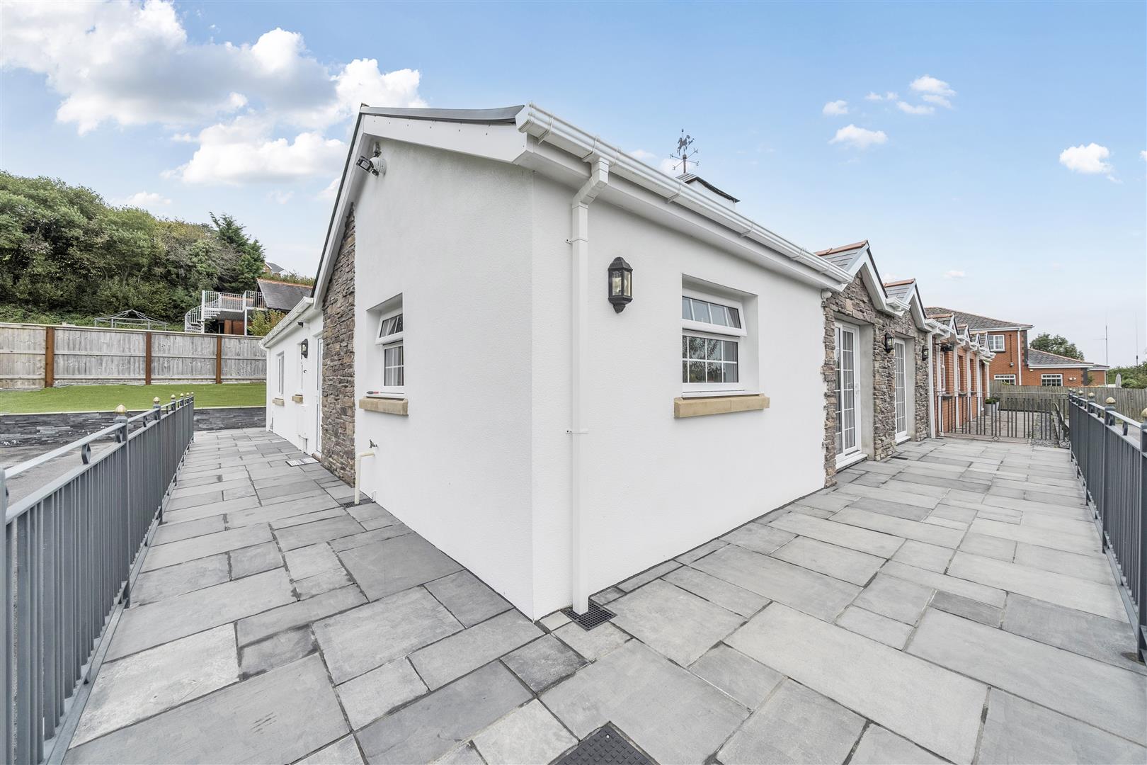 Sawel Court, Pontarddulais, Swansea, SA4 0TF